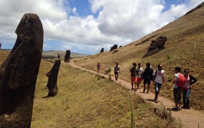 Alumnos de Arquitectura en Isla de Pascua