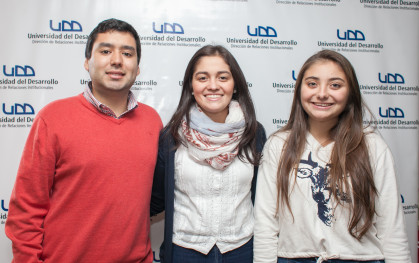 Tomás Valenzuela, Gabriela Flores y Constanza Stande