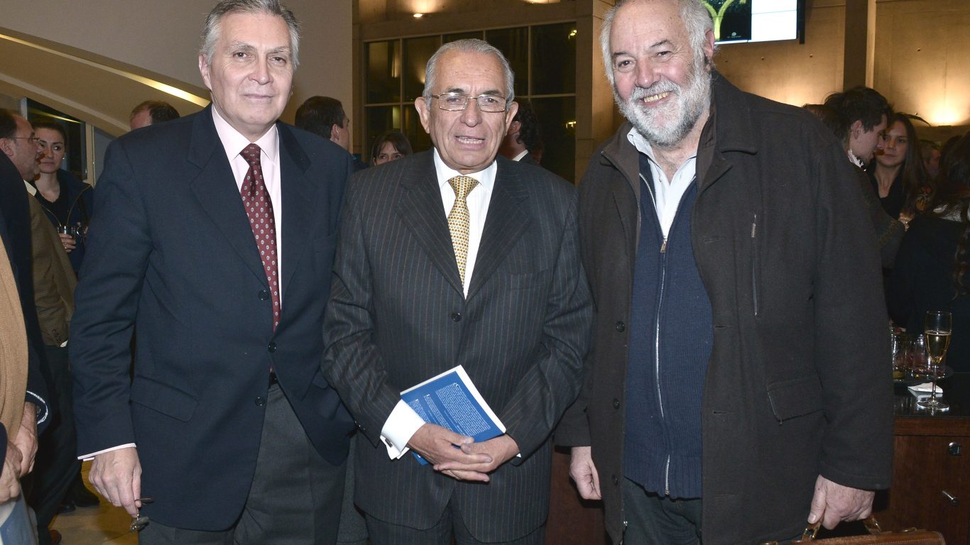 Cristián Larroulet presenta su libro sobre educación UDD