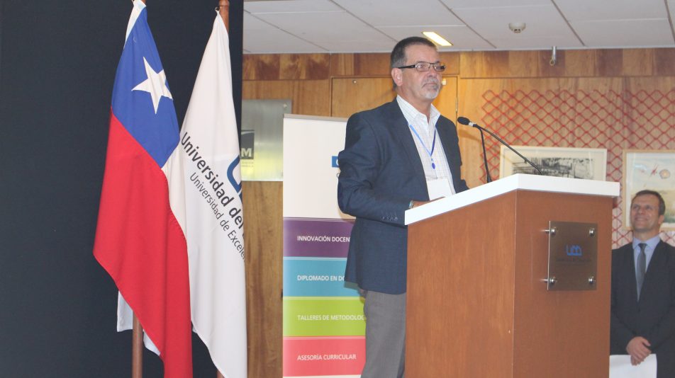 Dr. Allan Goody, presidente de HERDSA (es la RedCAD Australasia) y presidente del Consorcio internacional para el Desarrollo Educativo (ICED)