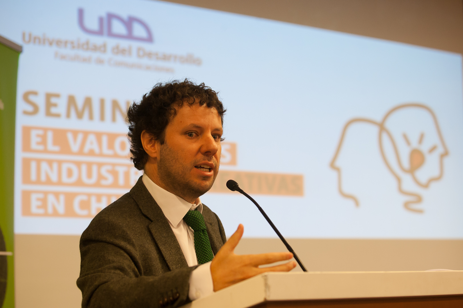 Expertos conversan sobre el valor de las Industrias Creativas en Chile ...