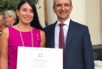 Decana Alejandra Amenábar recibe condecoración oficial de Italia