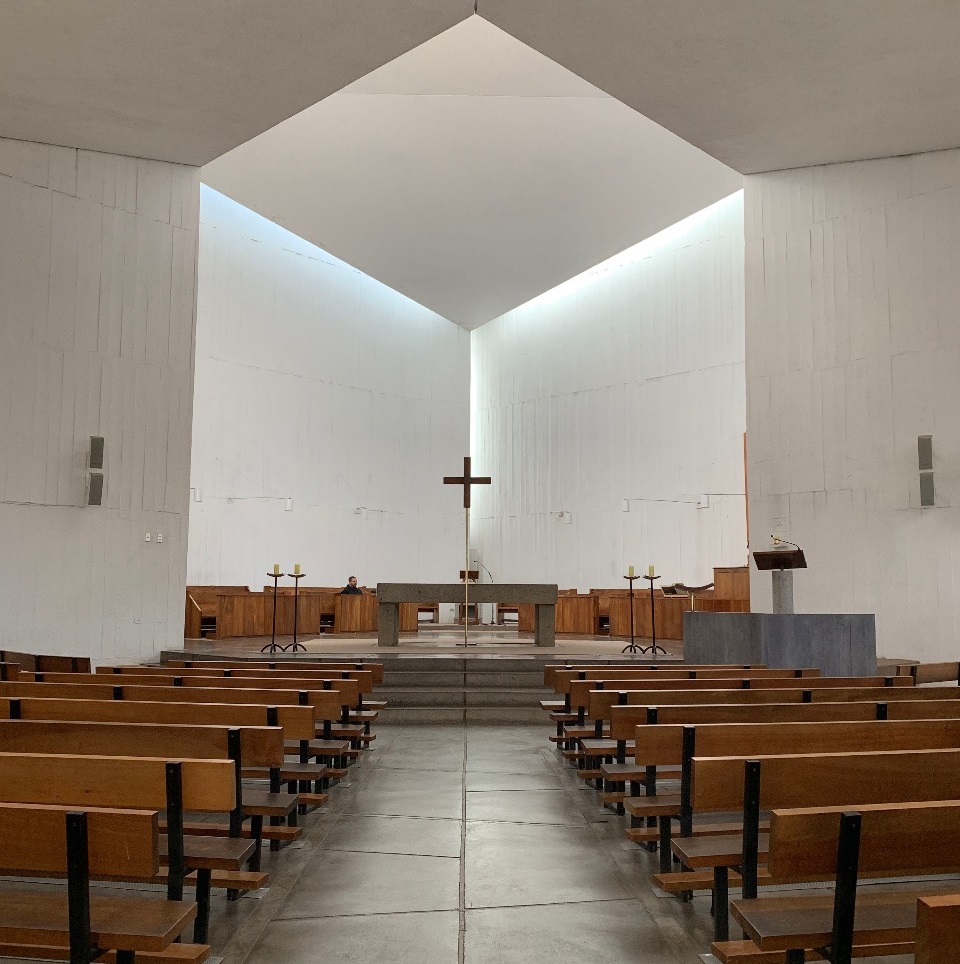 Proyecto de Arquitectura UDD recibe fondo de conservación internacional  para el Monasterio Benedictino de Las Condes - Bienvenido a la UDD