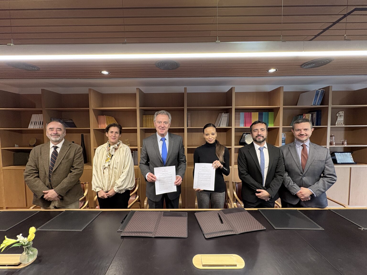 UDD y UNESCO firman acuerdo para crear el primer Observatorio de ...
